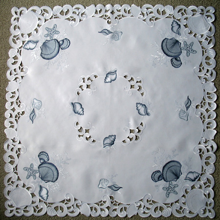 tabletopper, tablecloth